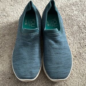 Skechers Women's Sneakers - Teal and White